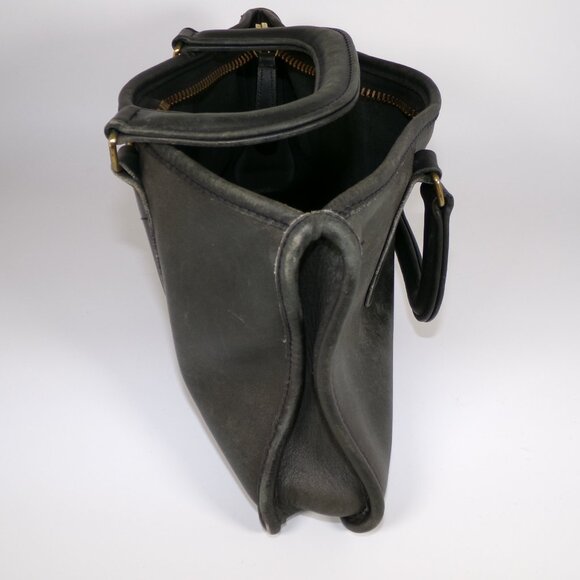 VINTAGE SLIM HANDLE CLUTCH BY COACH - Picture 5 of 13